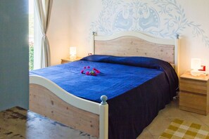 3 habitaciones, muebles diferentes y ropa de cama