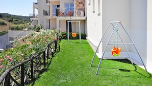 Comfort Apartment, 3 Bedrooms | Garden - Apartment in Golfo Aranci With Terrace (Arzachena)