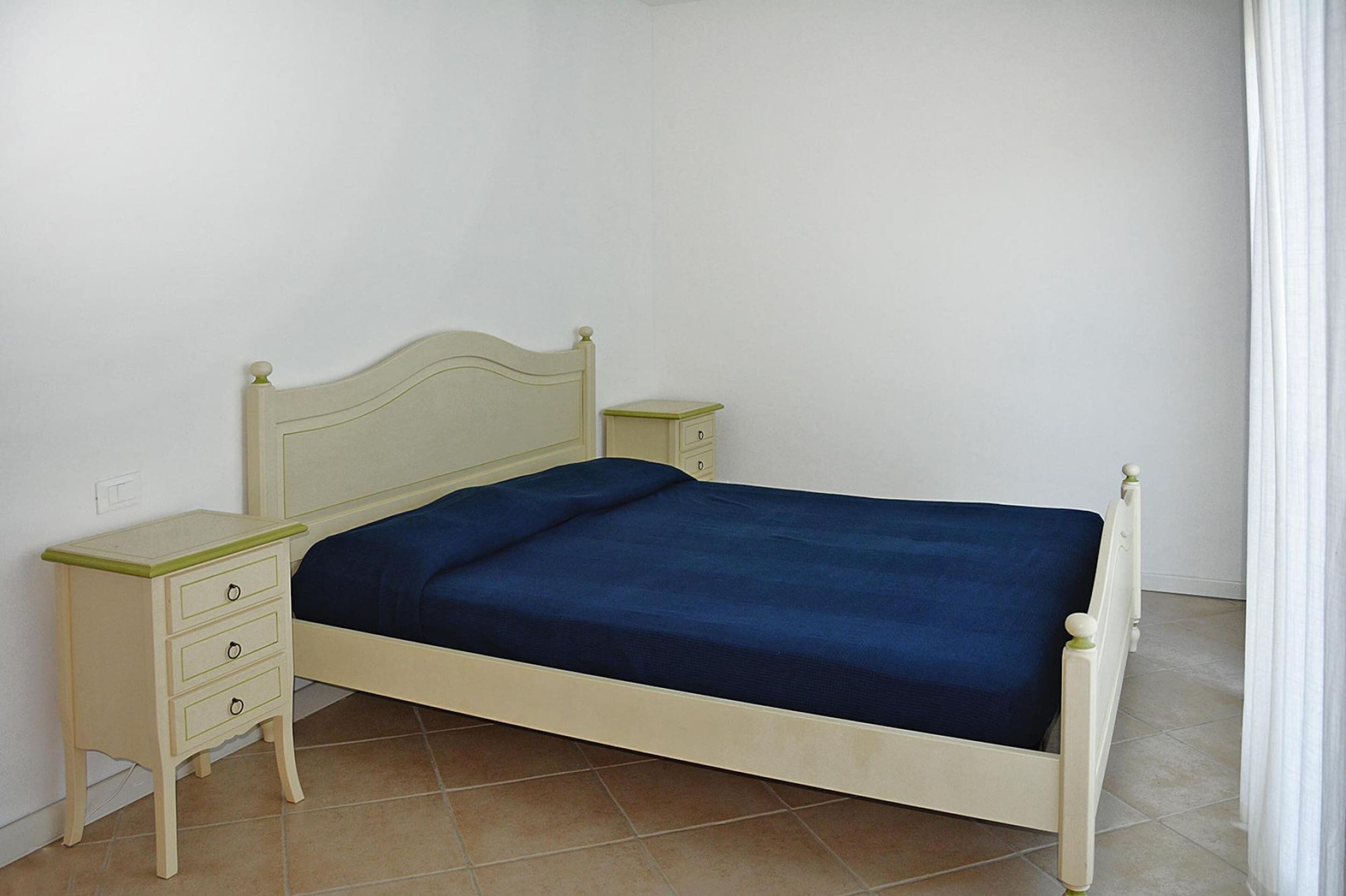 Elite Apartment, 2 Bedrooms | 8 bedrooms, individually furnished, bed sheets