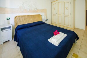 Comfort Apartment, 3 Bedrooms | 8 bedrooms, individually furnished, bed sheets - Apartment in Golfo Aranci With Terrace (Arzachena)
