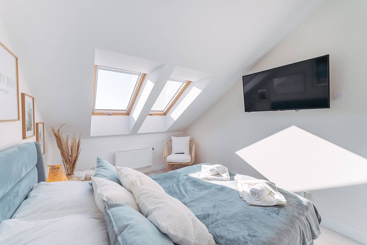 4 bedrooms, individually furnished, bed sheets