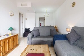 Living room - Apartment With Communal Pool in the Heart of the Costa del Sol (Mijas)