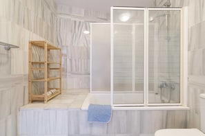 Shower - Apartment With Communal Pool in the Heart of the Costa del Sol (Mijas)