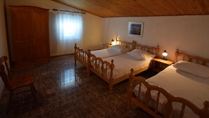 8 bedrooms, bed sheets - Spacious Apartment With Terrace,200 m Distant From the Beach ! (Pag)