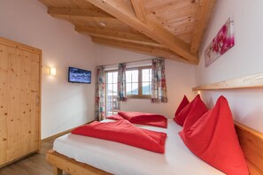 15 chambres, ameublement personnalisé, draps fournis