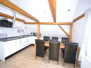 舒适公寓, 3 间卧室 | 私人厨房 | 冰箱、微波炉、茶具/咖啡用具