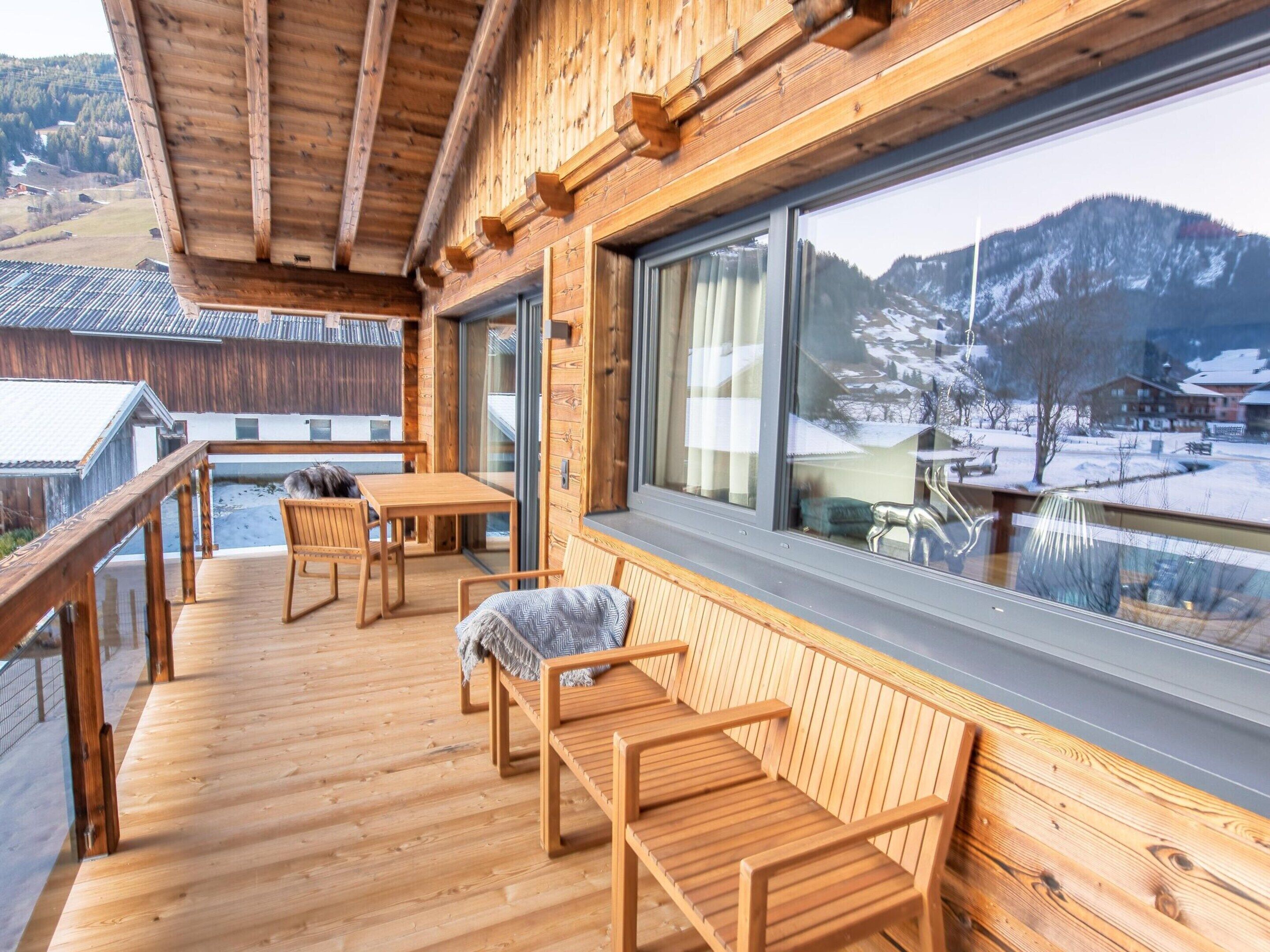 Comfort House, 4 Bedrooms | Balcony