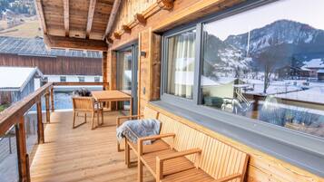Comfort House, 4 Bedrooms | Balcony