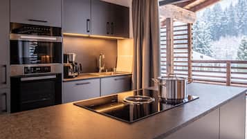 Rumah Klasik, 5 kamar tidur | Dapur pribadi | Lemari es, microwave, oven, dan kompor