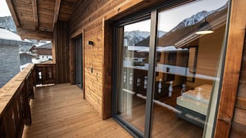 Deluxe House, 3 Bedrooms | Balcony