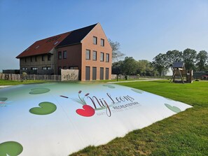 Superior House, 5 Bedrooms | Children’s area - Spacious Holiday Home in Leons With Garden (Leons)