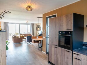 Classic House, 5 Bedrooms | Living room - Spacious Holiday Home in Leons With Garden (Leons)