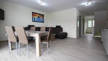 Elite Apartment, 4 Bedrooms | Living room