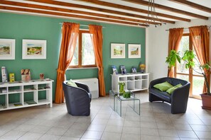 Deluxe Apartment, 2 Bedrooms | Living room - Residence Le Corti di Montepitti, Suvereto (Suvereto)