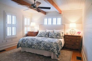 5 عدّة غرف نوم وواي فاي وملاءات أسرّة