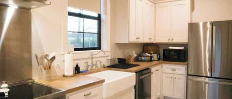 Réfrigérateur, four, plaque de cuisson, lave-vaisselle