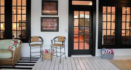 Shop, Swim, & Soak in the Views | House + Cottage