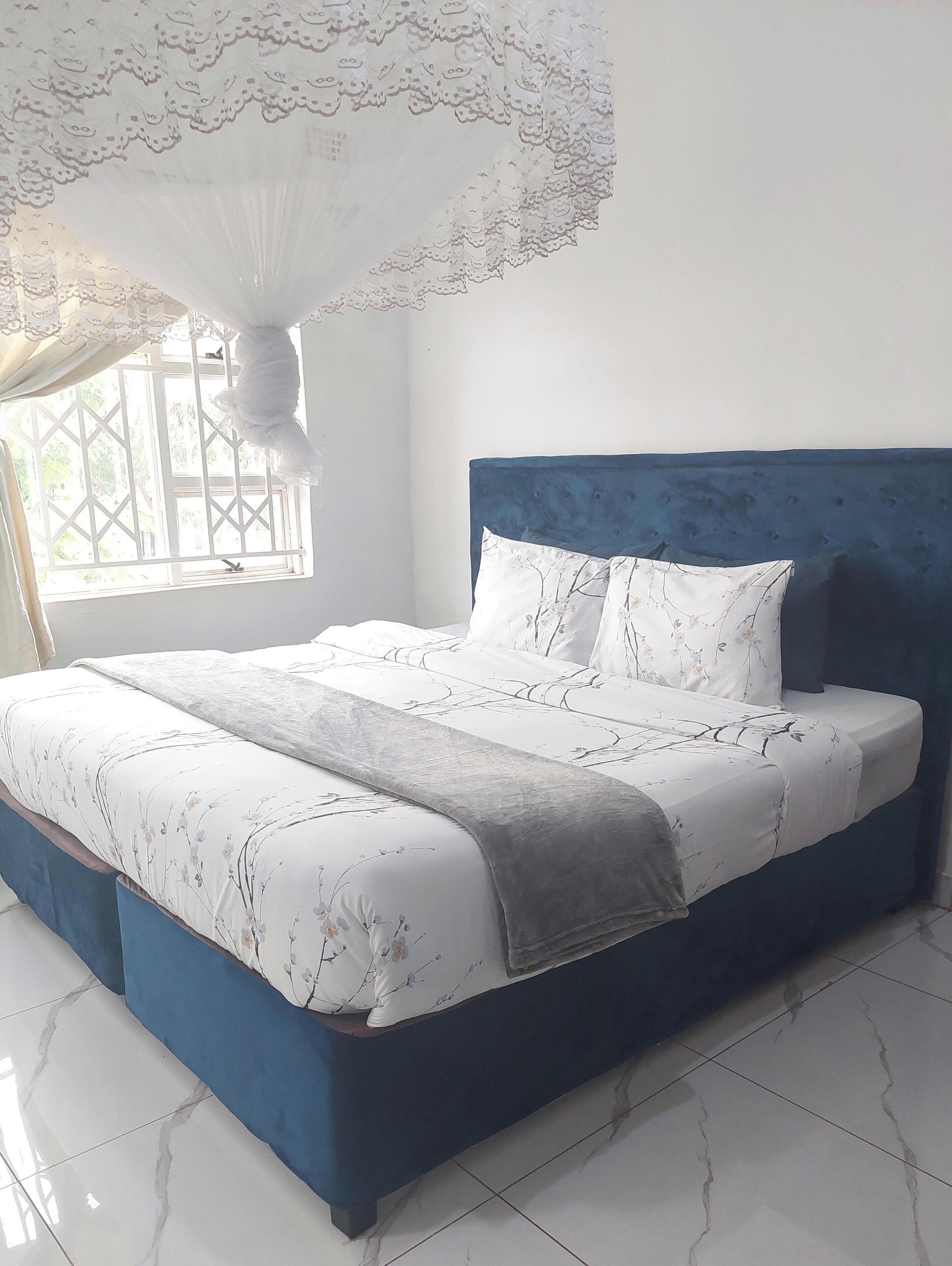 Deluxe Double Room, Mountain View | Desk, laptop workspace, free WiFi