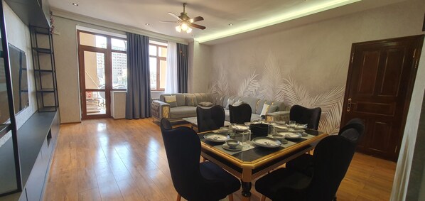 Flat-screen TV - The Pearl of Nizami Street (Baku)