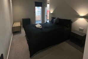2 habitaciones, escritorio, wifi gratis y ropa de cama