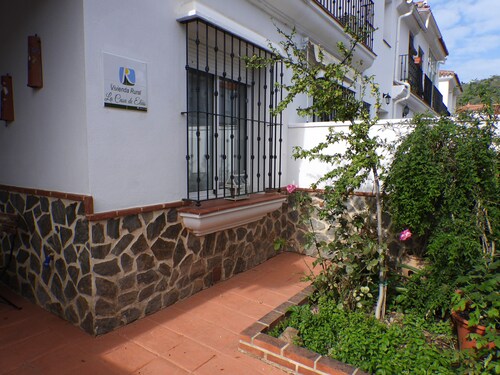 LA CASA DE ELIAS, a space out of time.