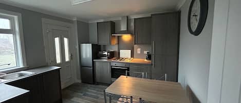 House | Private kitchen | Fridge, microwave, oven, stovetop