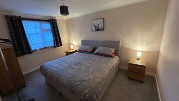 House | 2 bedrooms, iron/ironing board, free WiFi, bed sheets