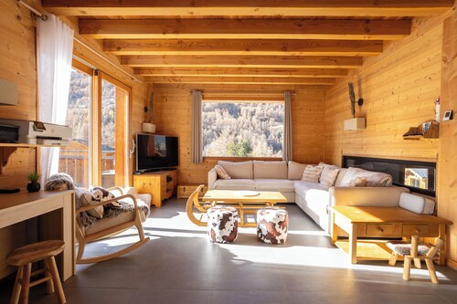 La Tanière : Chalet Alpin d'exception avec piscine chauffée & sauna - 14 pers