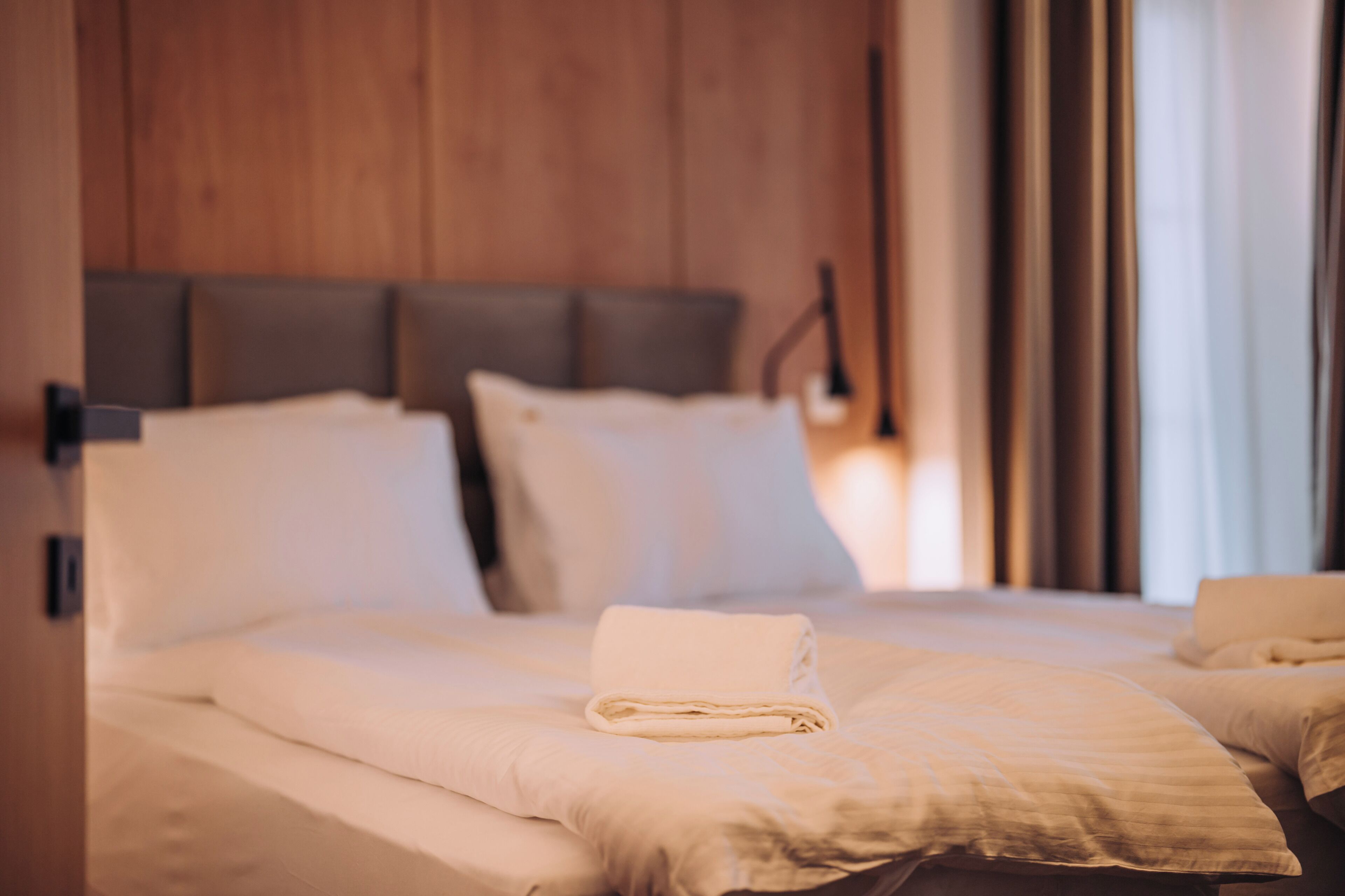 1 dormitorio, caja fuerte, cortinas opacas y sistema de insonorización