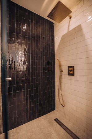 Bathroom shower - Villa PUPIN Gorna Porta (Ohrid)
