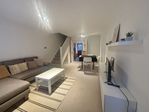 Winkfield Charming Three-Bedroom House