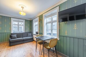 Classic Apartment, Mountain View | In-room dining - Day Dream Grjotagata 4 (Reykjavik)