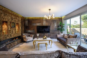 Presidential Apartment