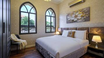 Suíte luxo, sacada | Quartos à prova de som, Wi-Fi de cortesia, roupa de cama