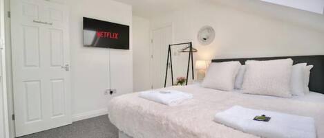 1 slaapkamer, een strijkplank/strijkijzer, wifi, beddengoed