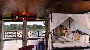 Comfort-Zimmer | Schreibtisch, Bettwäsche