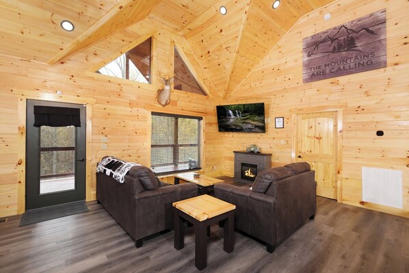 تلفزيون ذكي، مدفأة، ألعاب فيديو