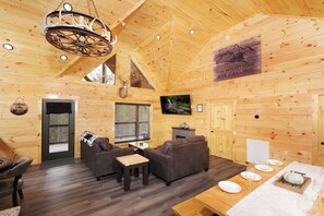 Smart TV, fireplace, video games - Rollin' in the Mountains (Sevierville)