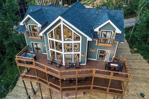 Exterior - Smoky Skies (Sevierville)