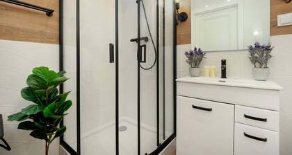 Cozy Studio in Lodz | Private Parking, Balcony