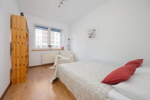 3 bedrooms, iron/ironing board, travel crib, WiFi