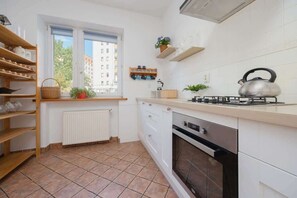 Fridge, oven, stovetop, dishwasher - Zgrupowania AK ''Żmija'' 9 | Warsaw | Apartment | Wi-Fi (Warszawa)