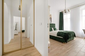 1 bedroom, desk, iron/ironing board, WiFi