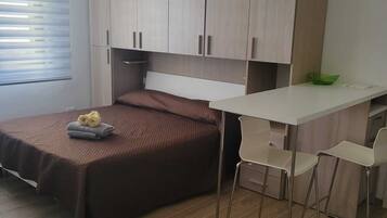 Family Apartment | Iron/ironing board, free WiFi
