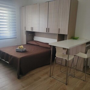 Family Apartment | Iron/ironing board, free WiFi