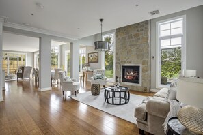 TV connectée, cheminée