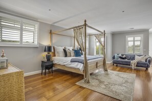 5 chambres, lit parapluie, Wi-Fi, draps fournis