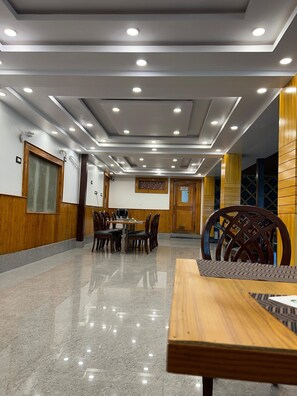 Restaurant - wildflower villa (Anantnag)