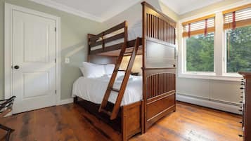 3 bedrooms, WiFi, bed sheets