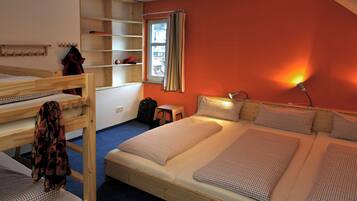 3 bedrooms, WiFi, bed sheets